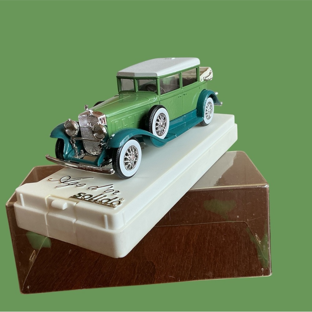 Vintage Model Car Solido Cadillac 1931 Age D'or Collectible Toy
